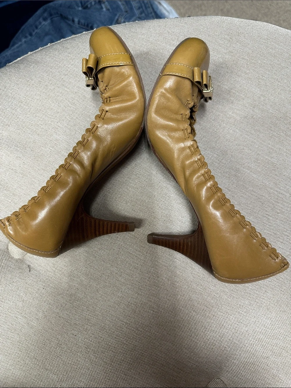 Tory Burch Round-Toe Heels size 6.5